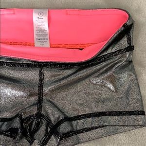 IVIVVA by LULULEMON girl’s bottom metallic size X1